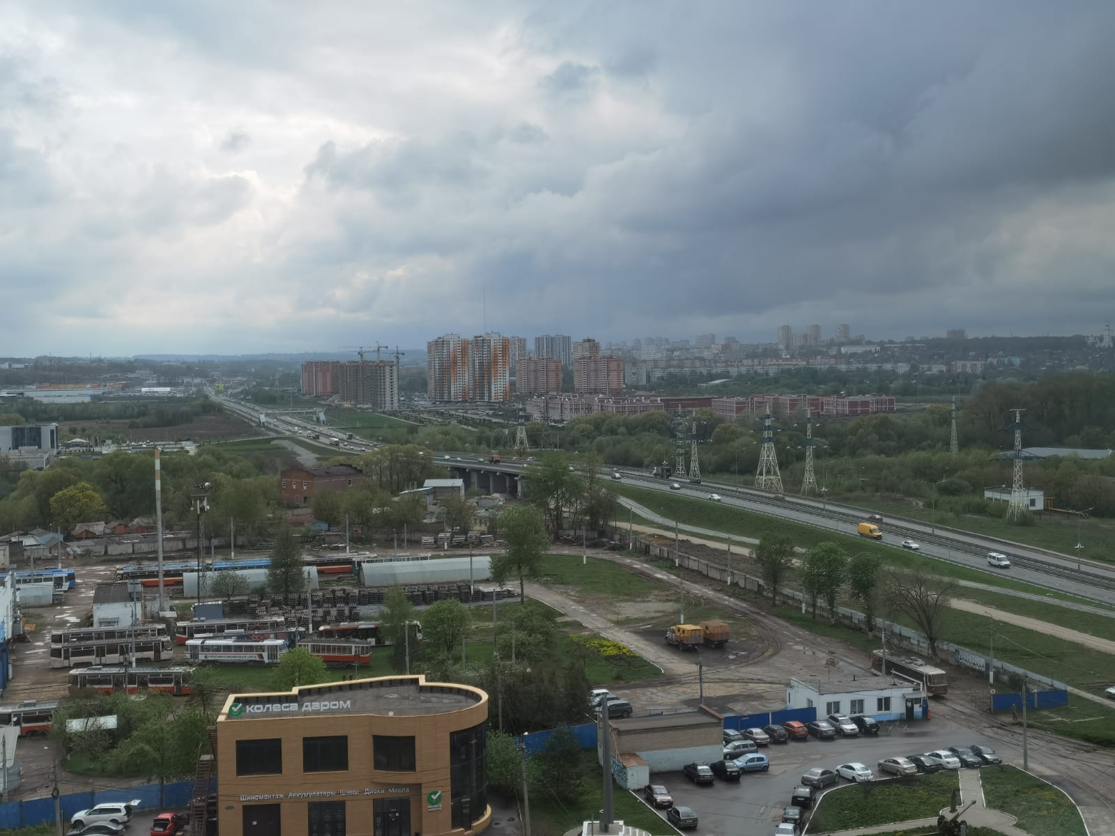 Суворовское училище, Глобус, Леруа Мерлен, Чермет